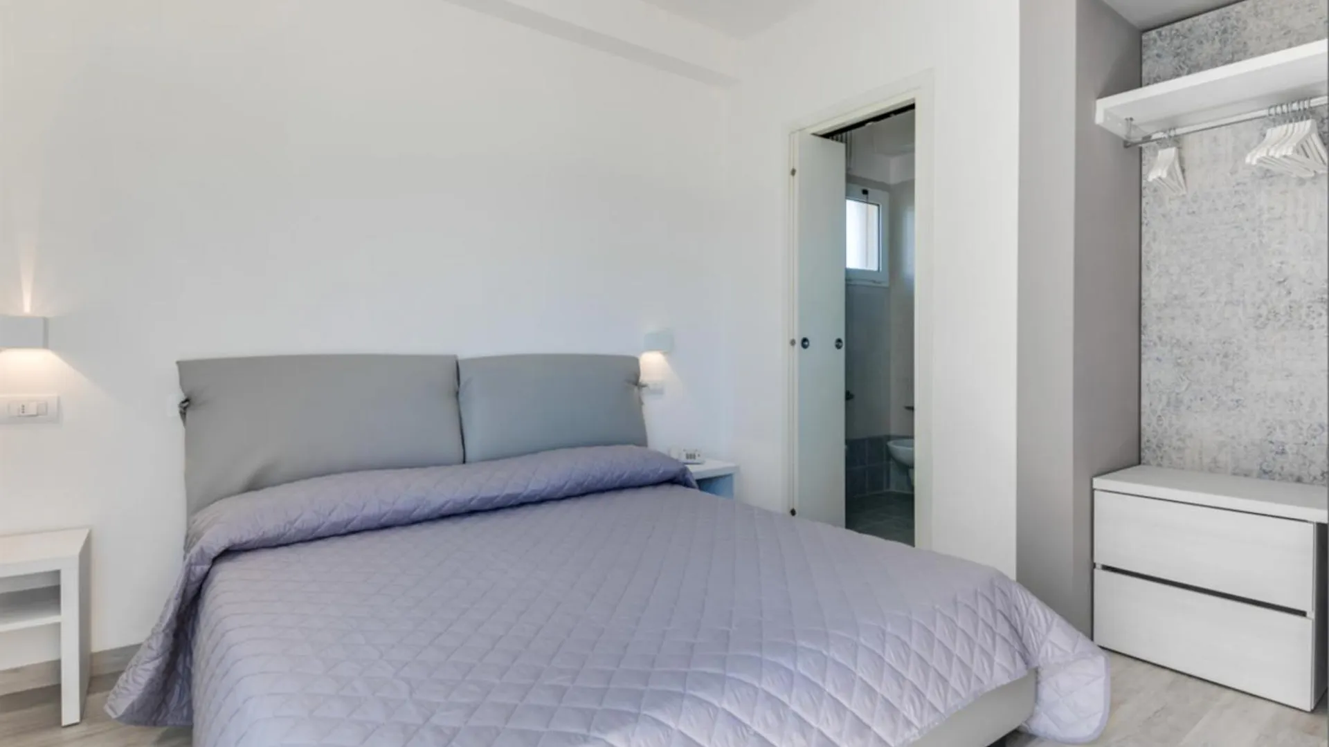 Marittimo Riccione - Hotel Clipper Fronte Mare 3*,  Italia